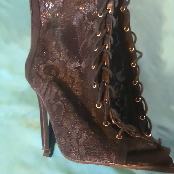 Knee High Lace Pattern Lace Up Heels - Picture 1 of 2